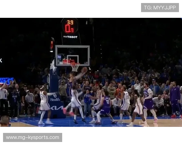 在与雷霆的大战中，他连续多次封堵对手破篮，包括多次阻止“空中飞人”的扣篮！